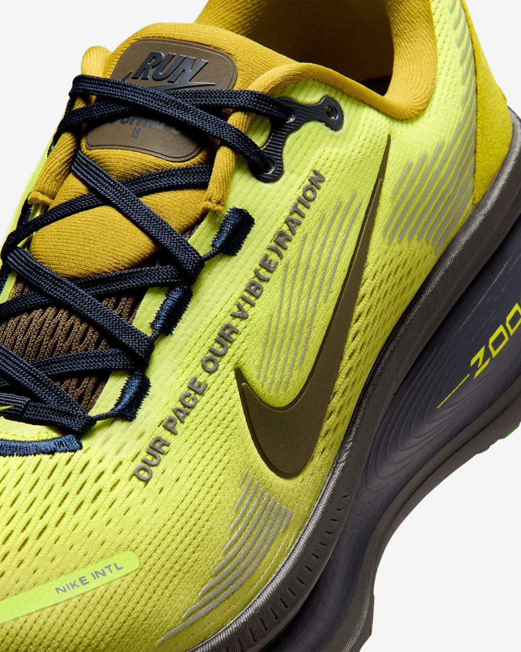 Nike Vomero 18 SE